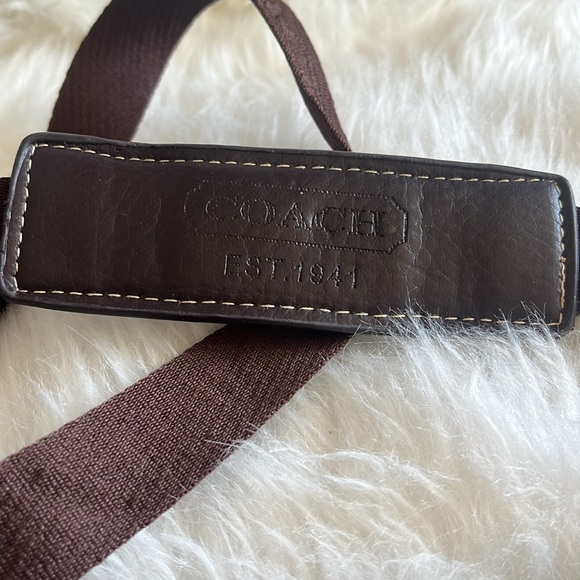 Coach signature Swingpack - Picture 2 of 6